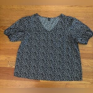 Shein Curve Blouse Women’s 1XL Black White Floral Print Vneck Short Sleeve Shirt
